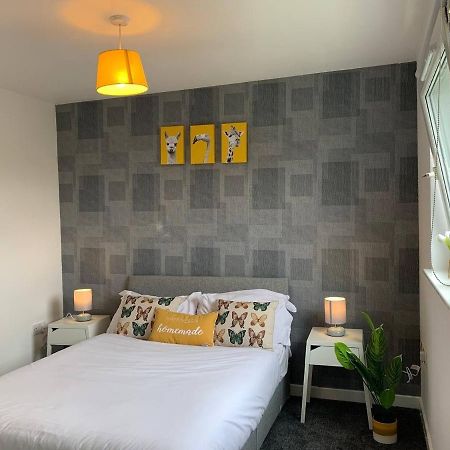 Modern 2 Bedroom Flat With Free Parking In Cambuslang, Glasgow Dış mekan fotoğraf